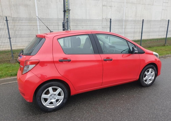 Toyota Yaris cena 20909 przebieg: 185000, rok produkcji 2012 z Sieradz małe 436